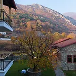 فندق Evzin